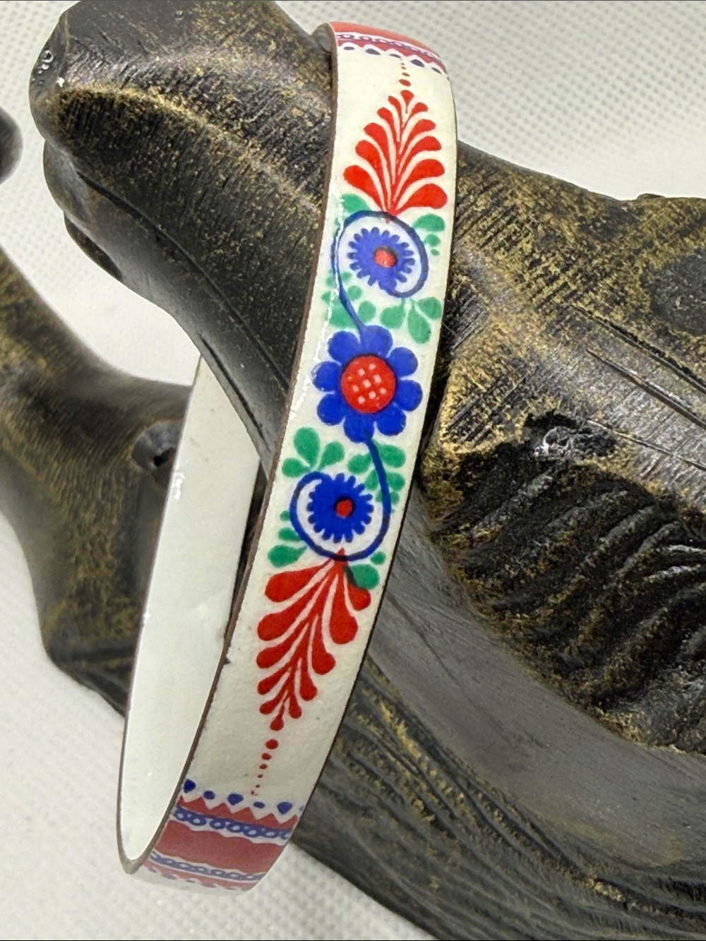 Gorgeous vintage folk art enamel Floral White Enamel Bangle Bracelet bohemian